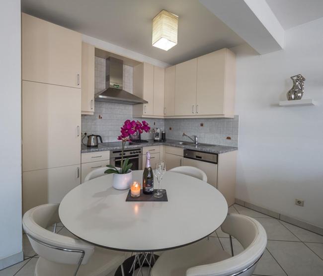 Luxury Penthouse Apartment With 3 Balconies -2 Bedrooms -Petrus View & Parking Luxembourg Luaran gambar